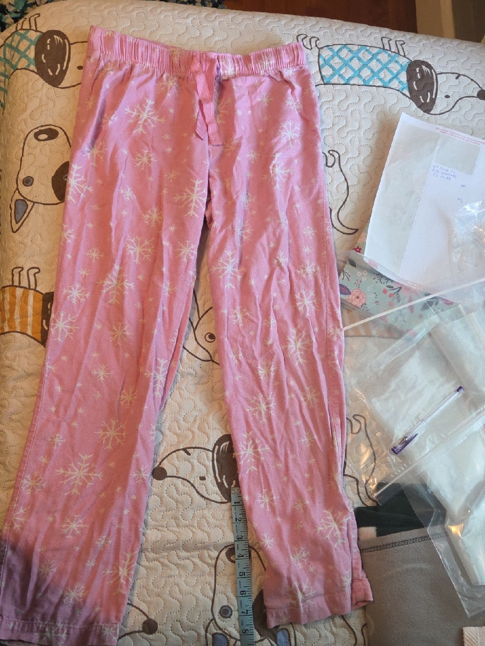 Old Navy Pink Snowflake Print Pajama Pants